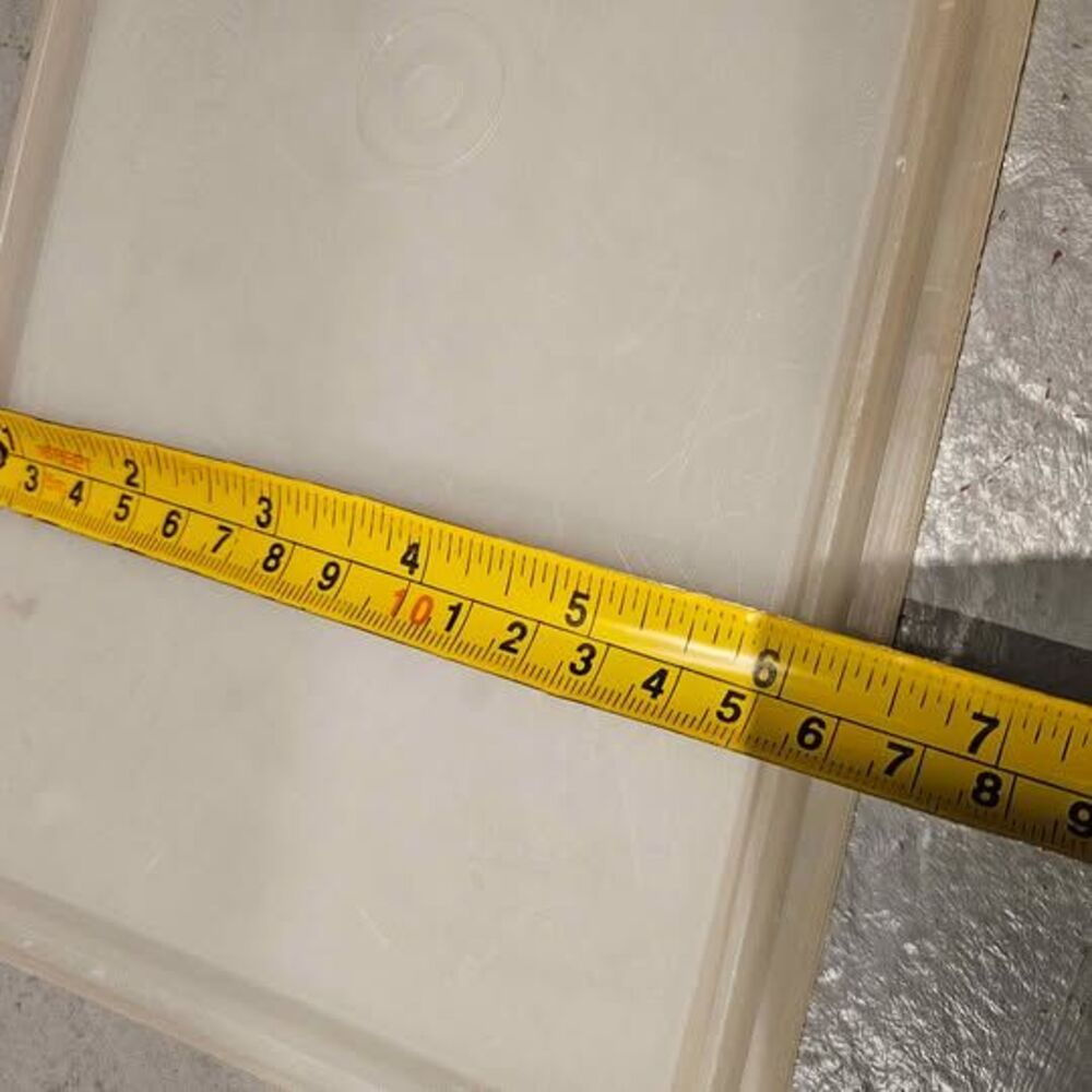 Tupperware Rectangular Replacement Lid 8-inch - Picture 4 of 5